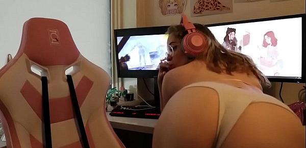  A gamer girl parody